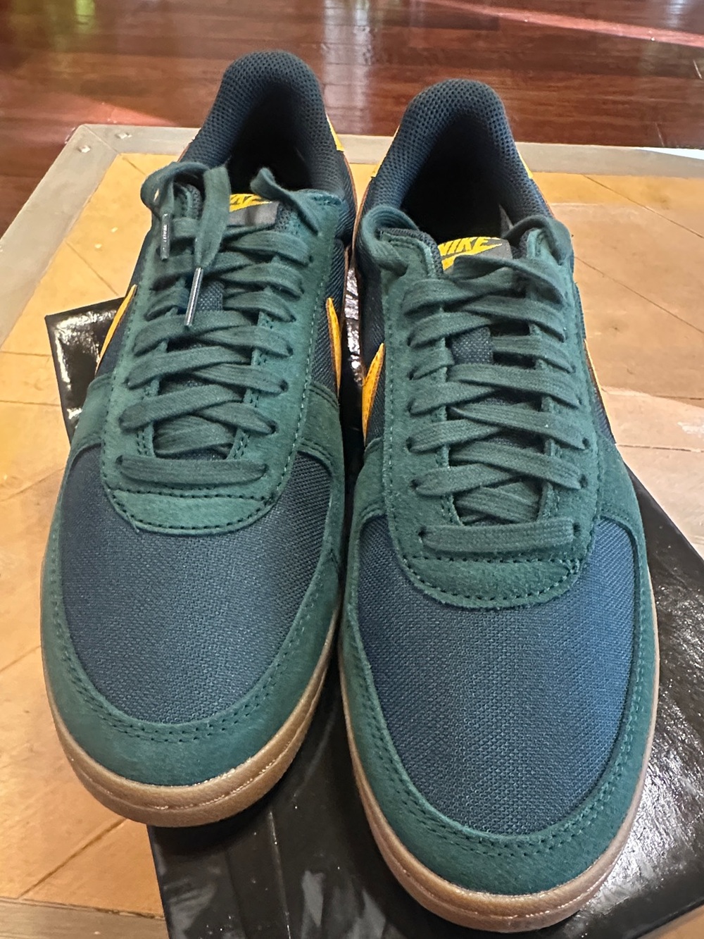 Nike Field General sneakers 💛 mens 9.5 women’s 11